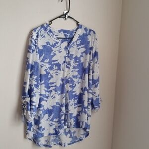 Unbranded Blouse Women XL Blue and White Floral Button Up Resort Vacation Travel